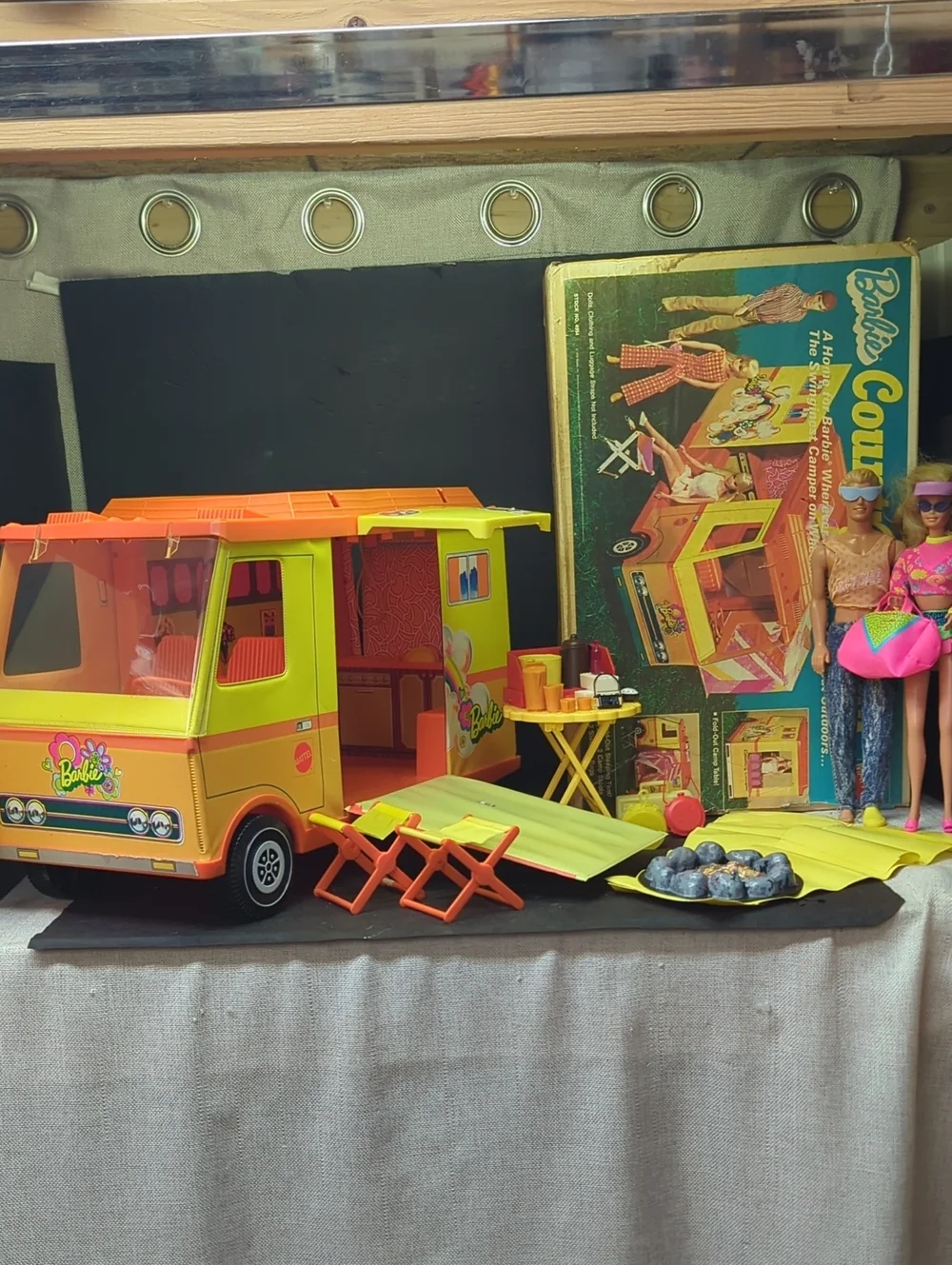 Vintage 1970 Mattel Barbie Country Camper RV Wagon Pop Out Tent & Chairs
